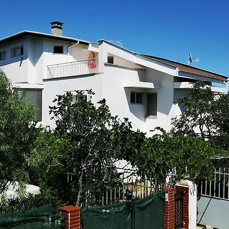 Black Sea Pearl בית הארחה