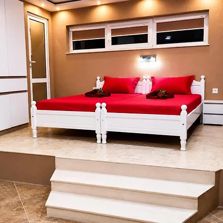 Black Sea Pearl Къща за гости 4*